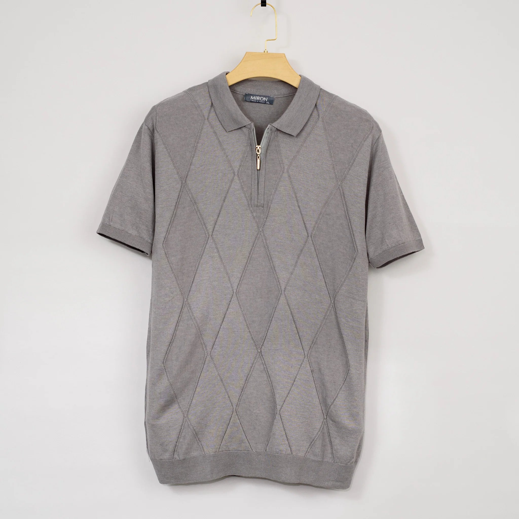 Men Solid Colour Knit Polo Shirts